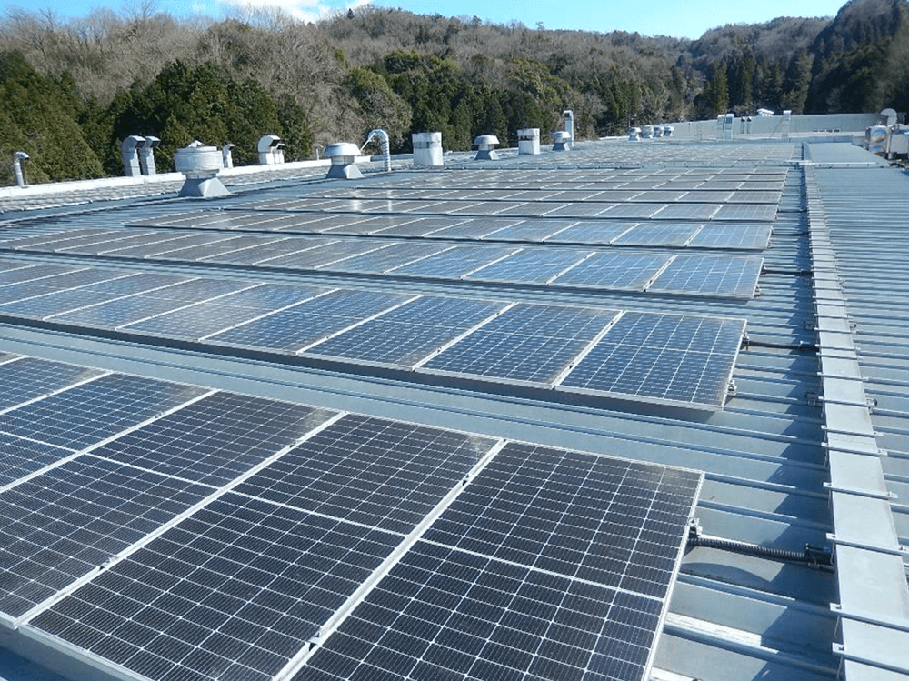 東海化成工業に設置された太陽光パネル